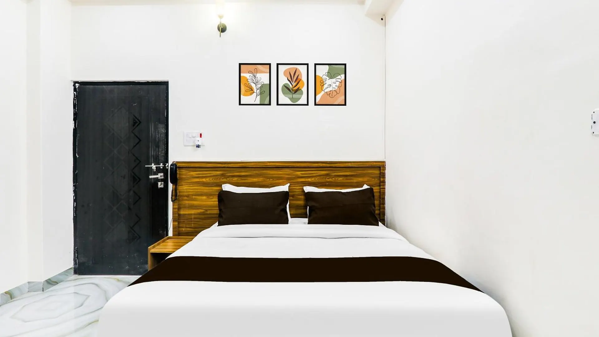 Hotel Super Collection O Karaudi Marg Chittaipur Varanasi Kakarmatha