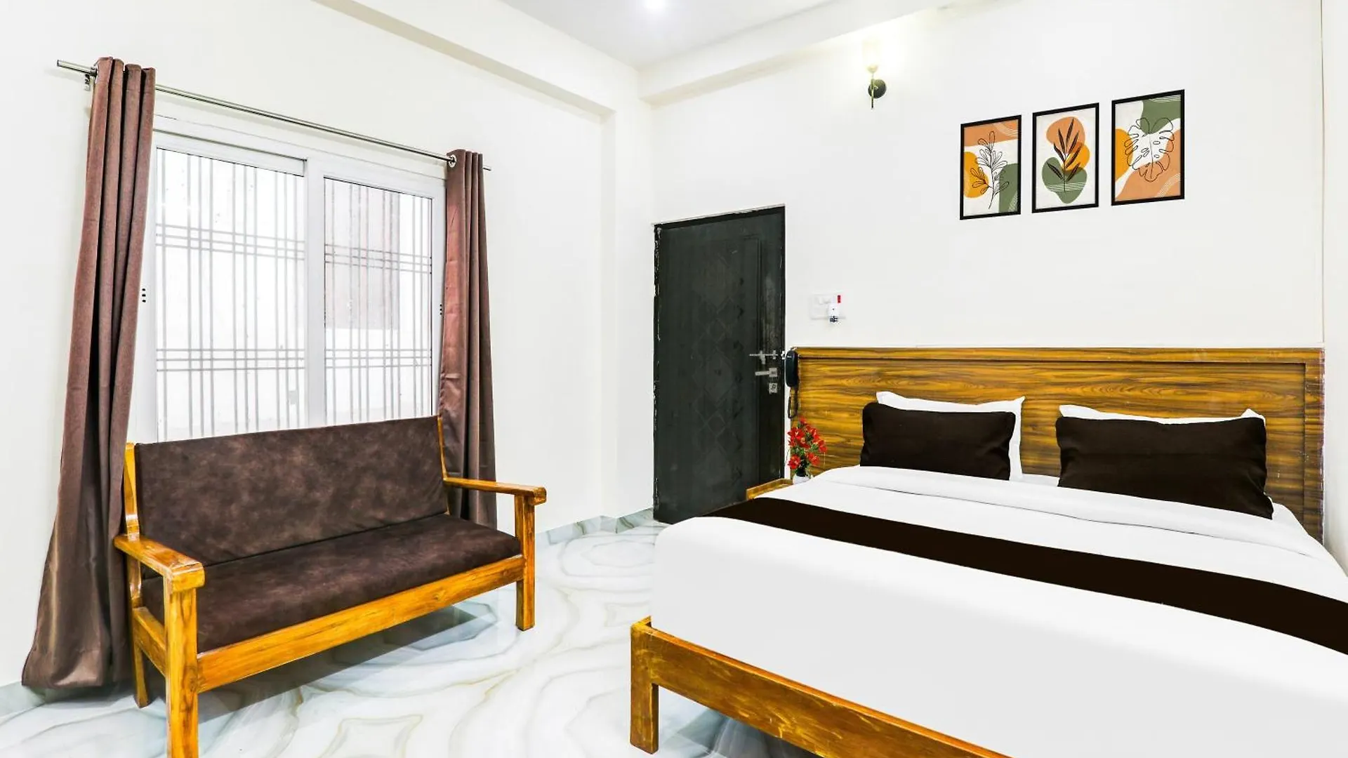 Super Collection O Karaudi Marg Chittaipur Varanasi Kakarmatha Hotel