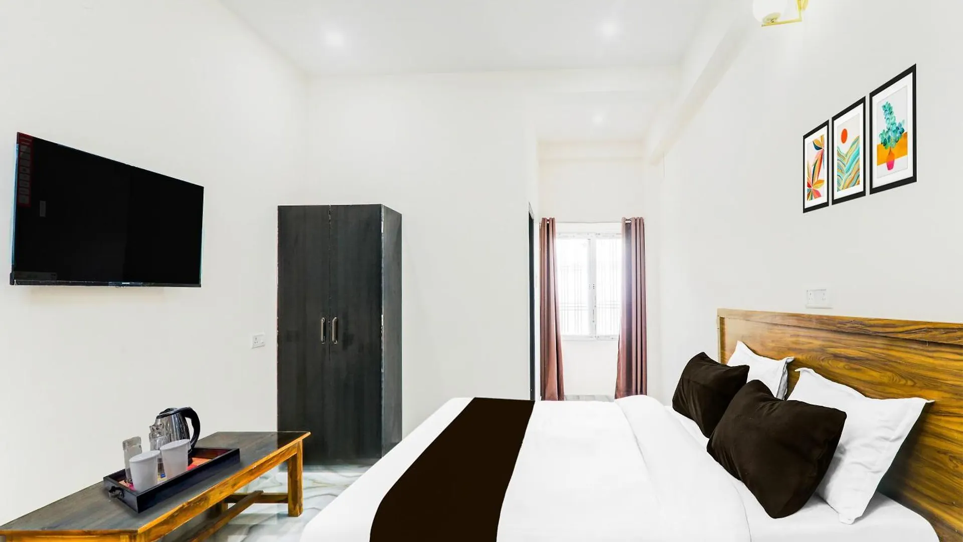 Super Collection O Karaudi Marg Chittaipur Varanasi Kakarmatha Hotel